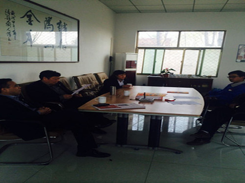 魯磁與客戶簽訂合同中 魯磁與客戶簽訂合同中