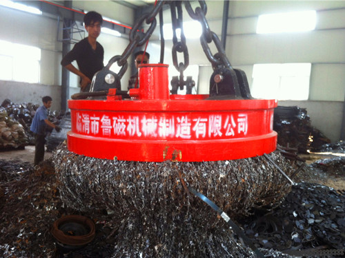 吊運(yùn)廢鋼用起重電磁鐵 吊運(yùn)廢鋼用起重電磁鐵