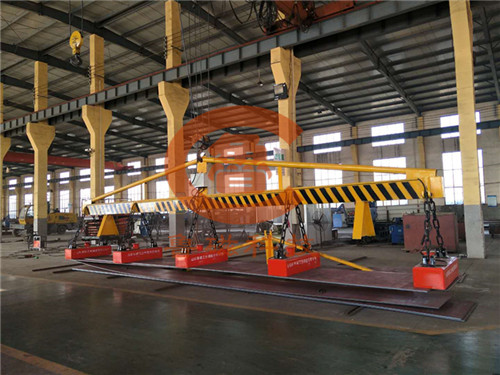 起重電磁鐵多臺(tái)聯(lián)吊超給力！