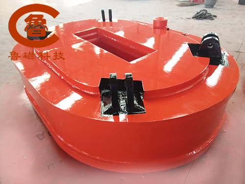 一鍵吊裝 魯磁廢鋼起重電磁鐵讓您再無后顧之憂