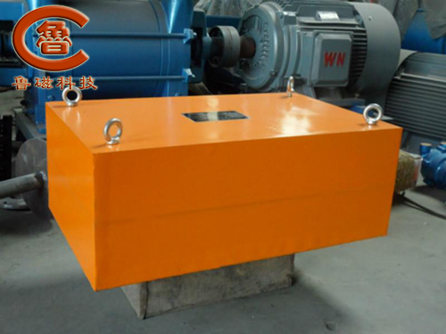 懸掛式永磁除鐵器廠家要選正規(guī)有實力的企業(yè)