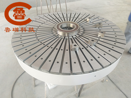 圓形電永磁吸盤適合夾持小型盤類導(dǎo)磁工件