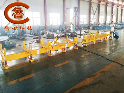 起重電永磁吸盤吊鋼板輕松演繹“一鍵無憂”